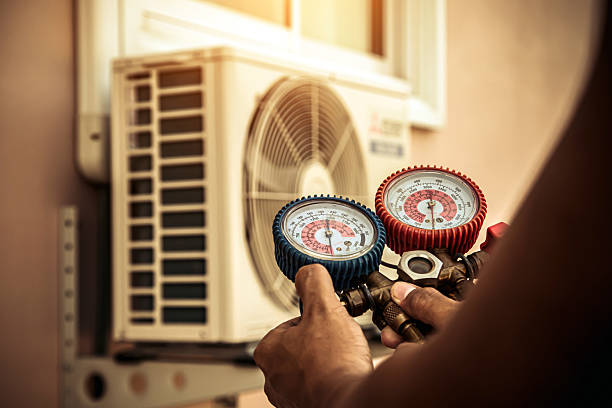 Professional Hvac technician working in Wallsburg, UT
